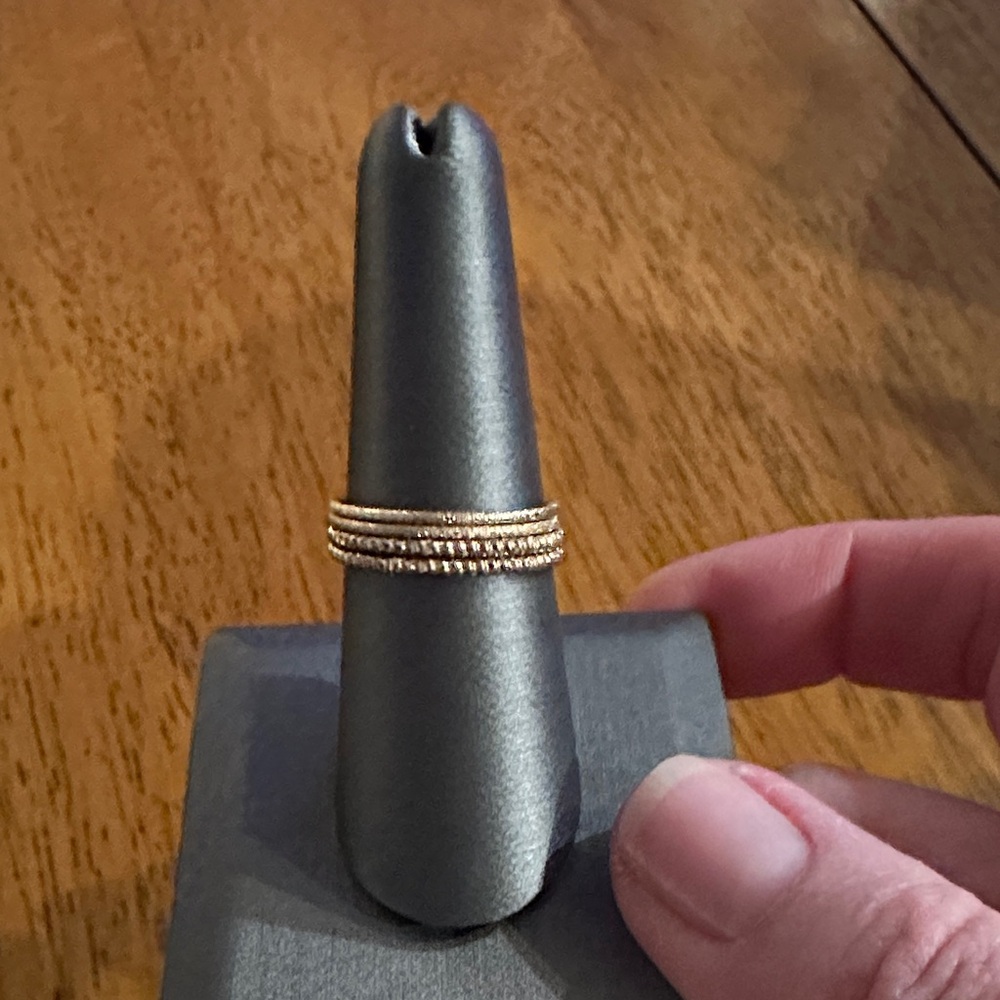 Gold-Tone Stacked Ring Set. 2 yellow goldtone and 2 rose goldtone. All size 8
